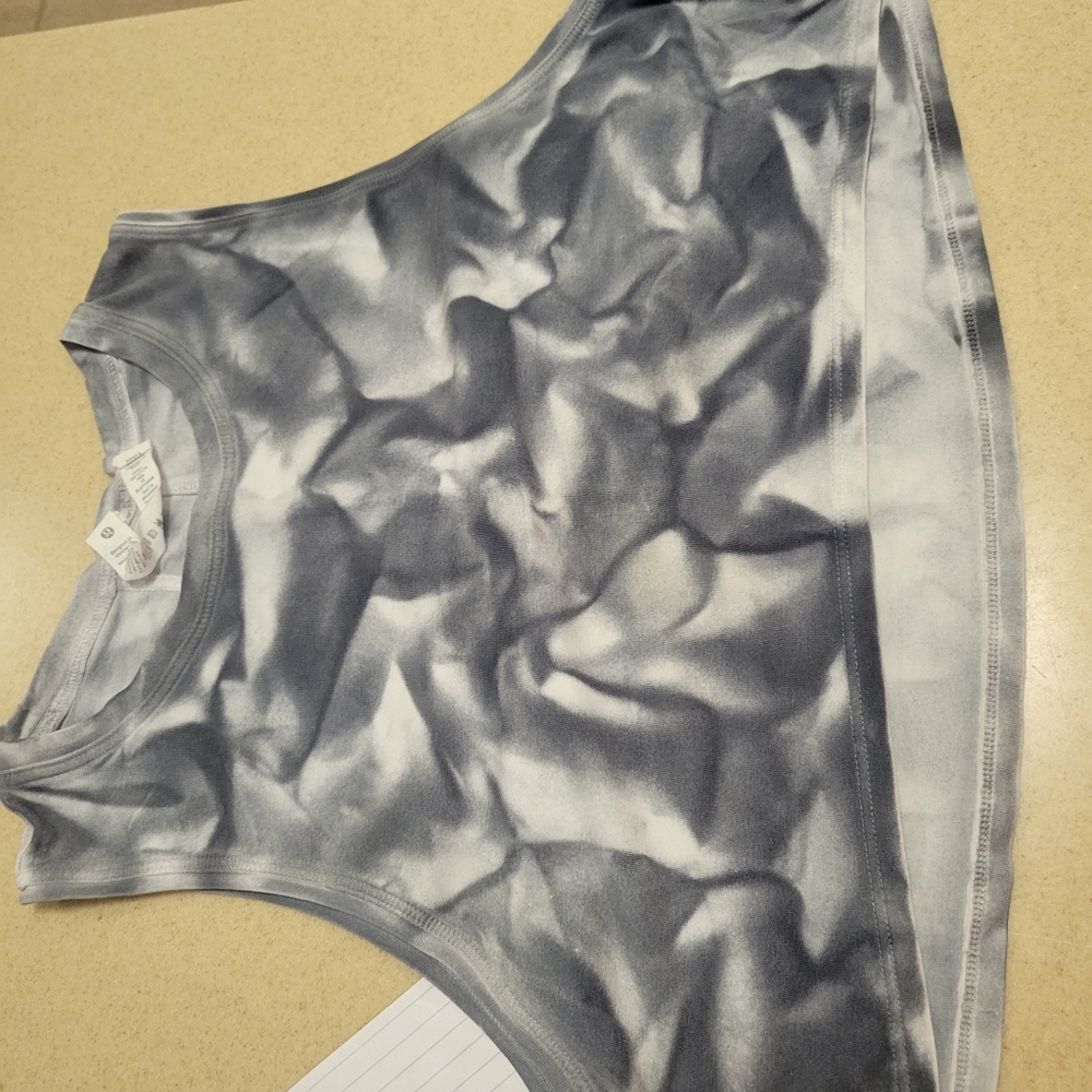 Lululemon super cropped tank